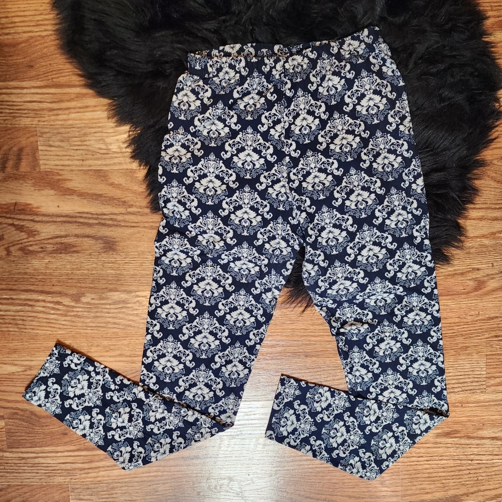 Navy Blue with White Paisley Print Leggings Women's One Size (0-12)